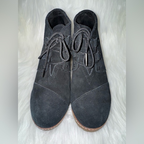 Clarks Black Lace Up Boots with Suede Finish - Picture 1 of 8